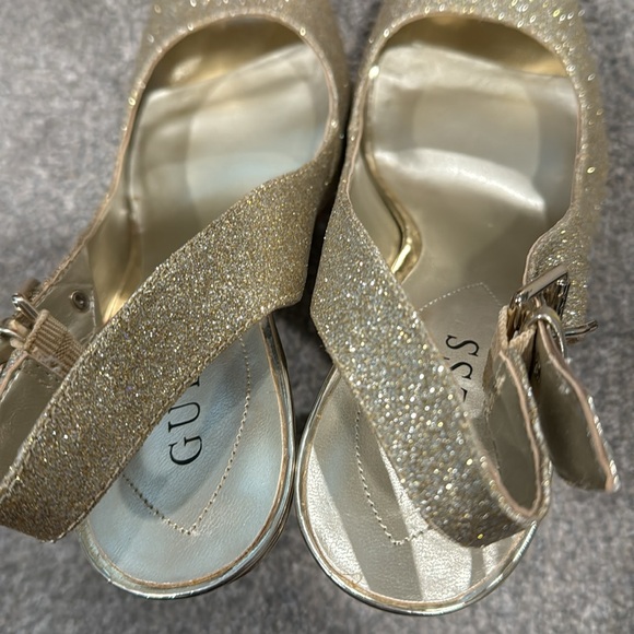 Guess platform peep toe shoes. size 8. Heel height is 5” - Picture 5 of 6